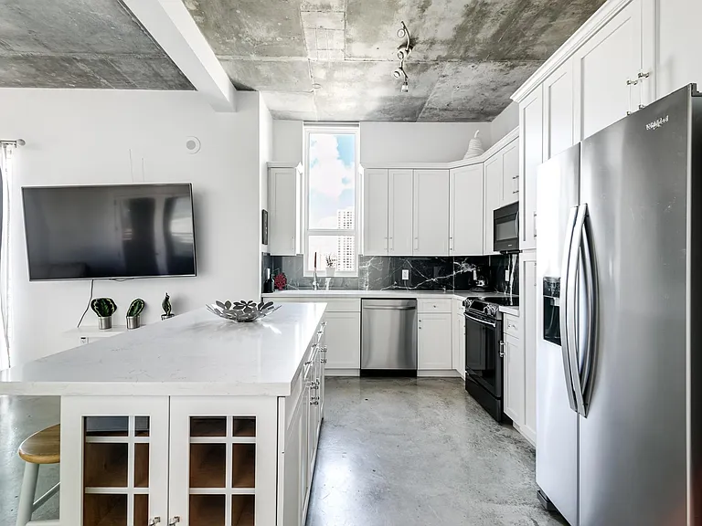 234 NE 3rd St #1107 — Photo 18