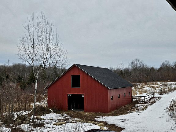 4th image of 373 Mount Road