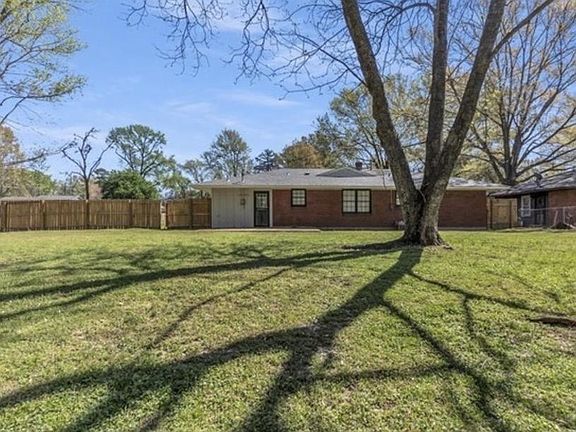 4th image of 4835 Dianne Dr