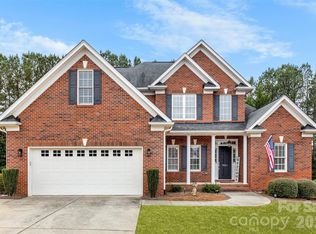 9021 Heather Trace Ln, Gastonia, NC 28056