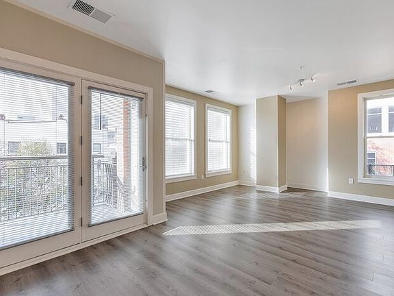 3rd image of 1630 N Clarkson St APT 312
