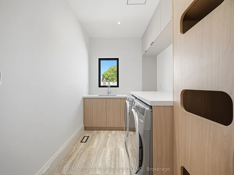 40B Maple Ave N — Photo 38