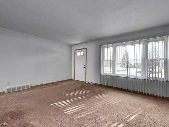 2nd image of 18244 Broxton Dr