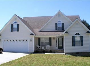 111 Rebecca Ln W, Estill Springs, TN 37330