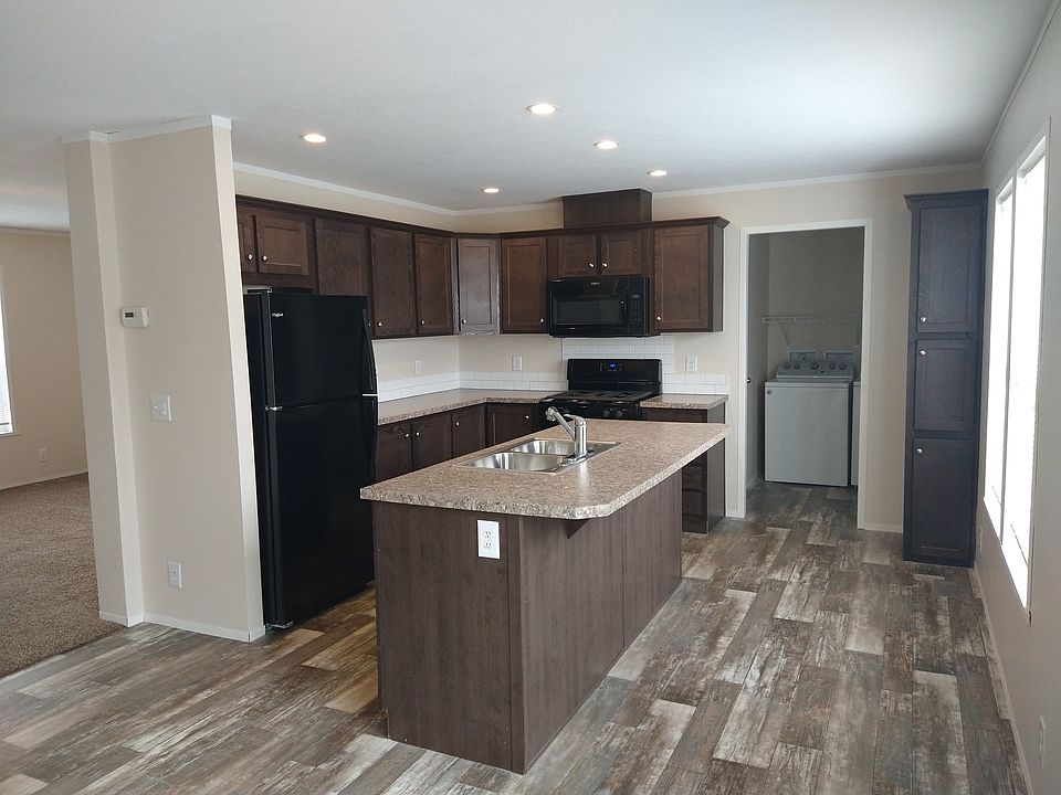 1st image of 237 Roosevelt Dr #237