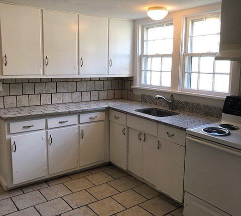2nd image of 114 E Lokey Ave APT B