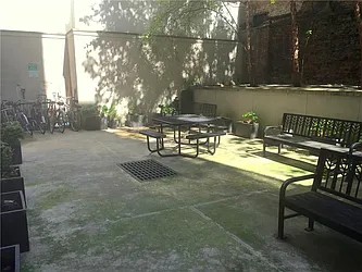 Rented by R New York