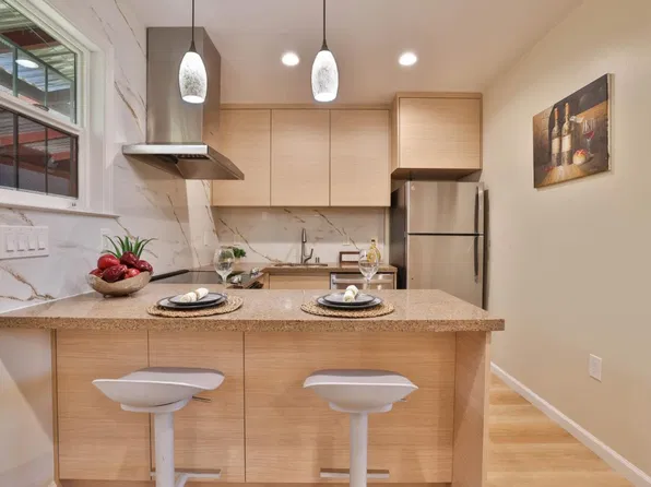 7453 De La Farge Dr #B, Cupertino, CA 95014