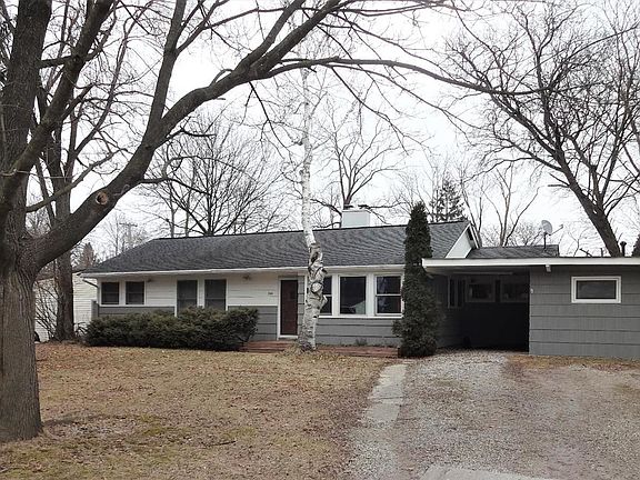 2nd image of 2565 Carmel St