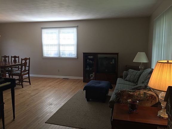 3rd image of 3935 Pippin Ln