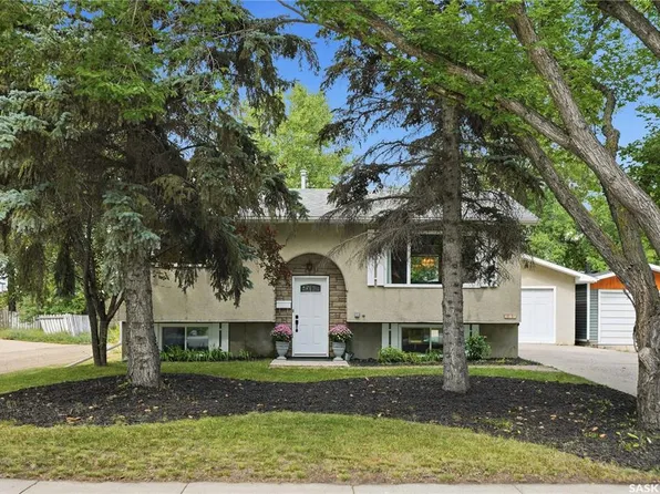 317 Simon Fraser CRESCENT, Saskatoon, SK S7H 3T5