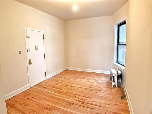 Rented by Century 21 Metropolitan | media 26