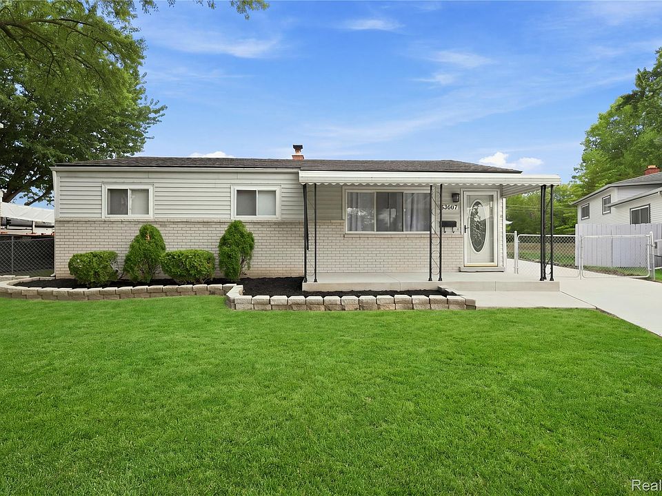 1st image of 33687 Newport Dr