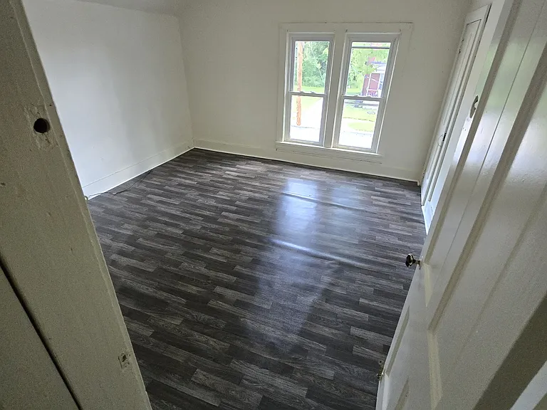 1119 W 41st St — Photo 2