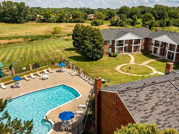 Aerial of the pool/clubhouse and common areas. You will have access to these areas as a renter.