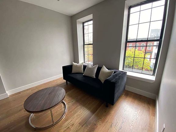 4th image of 234A Vernon Ave #2C