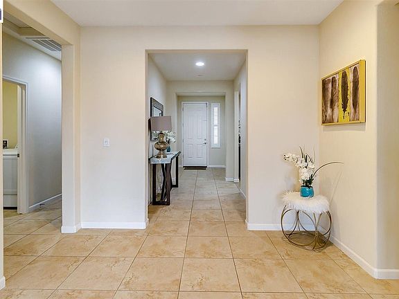 5th image of 427 W Miramonte Dr