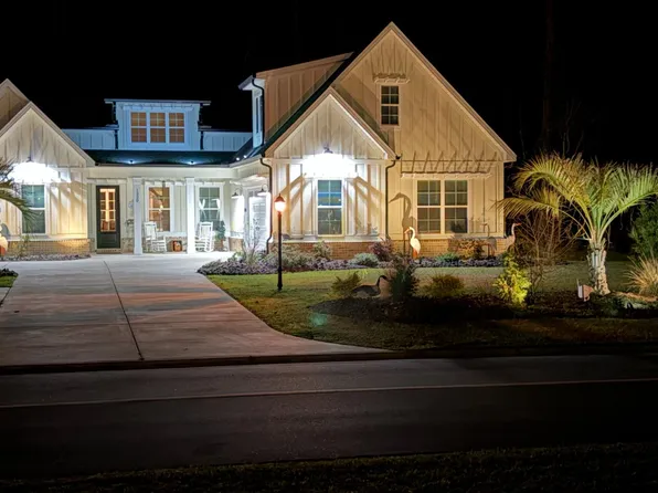 1220 N Middleton Drive NW, Calabash, NC 28467