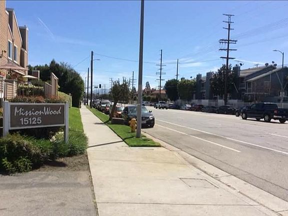 5th image of 15125 Nordhoff St