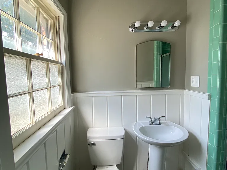 2303 Larry St — Photo 8