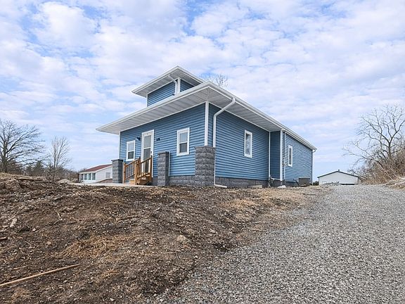 2nd image of 806 S Roche St