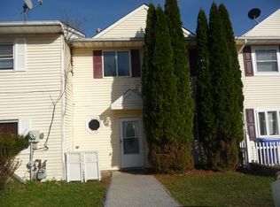 39 Cedar Ct, Middletown, NY 10940