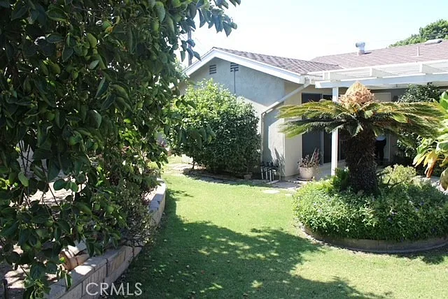 548 Stanford Ave — Photo 7