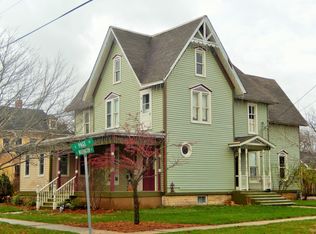 305 E Washington St, Marengo, IL 60152