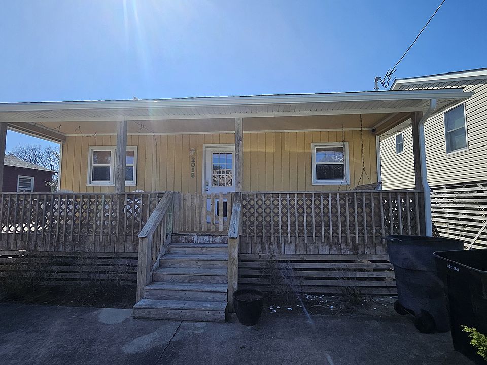 1st image of 2038 Norfolk St