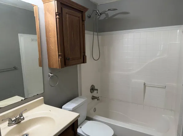 918 NE 44th Ter, Kansas City, MO 64116