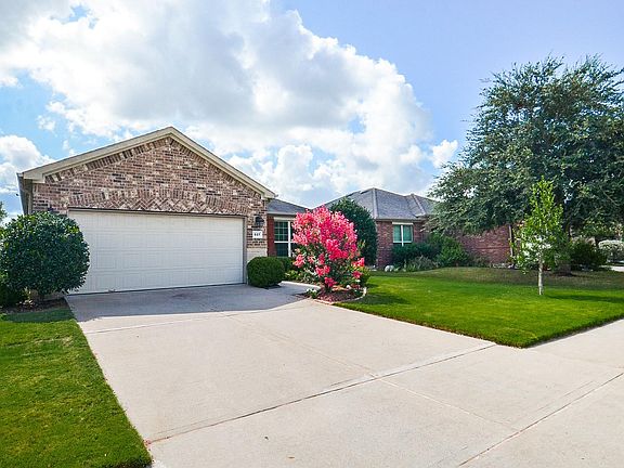 2nd image of 527 Monterry Oaks Dr