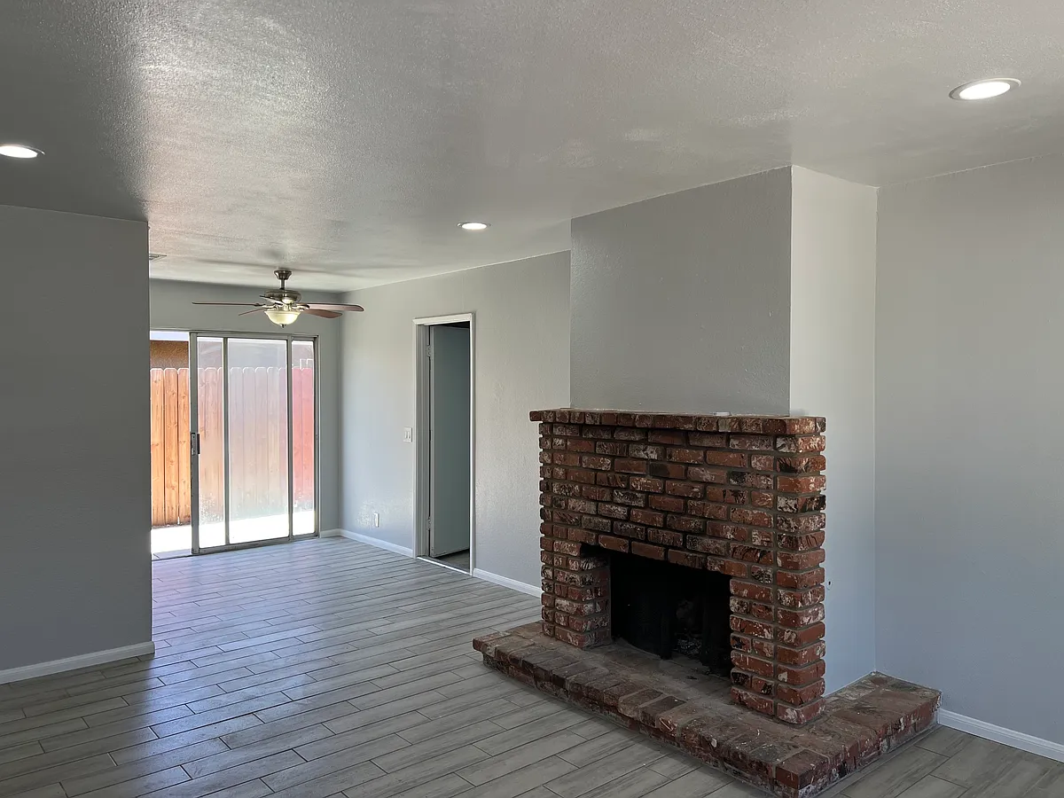 Building Photo - 16578 Vine St #A