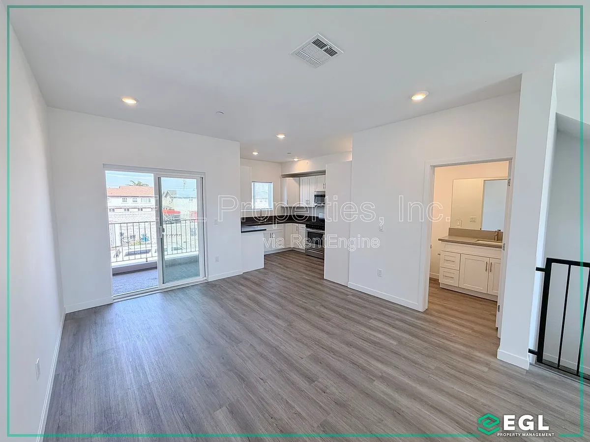 Building Photo - 10501 Buford Ave #I