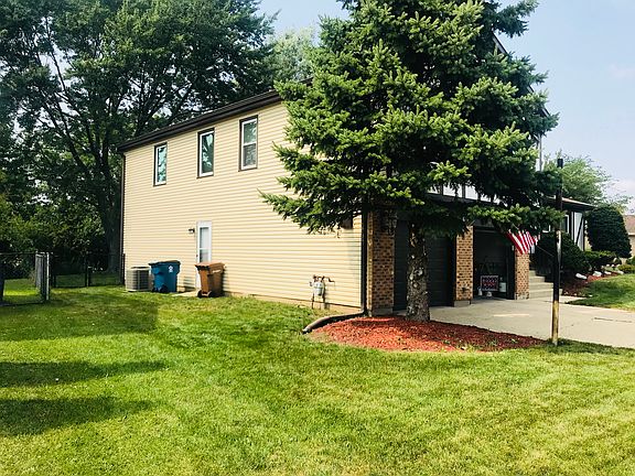 5th image of 1912 Cove Ln
