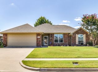 6218 Cynthia Dr, Midlothian, TX 76065