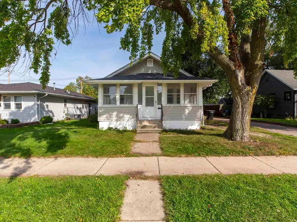2412 Milburn Blvd, Mishawaka, IN 46544