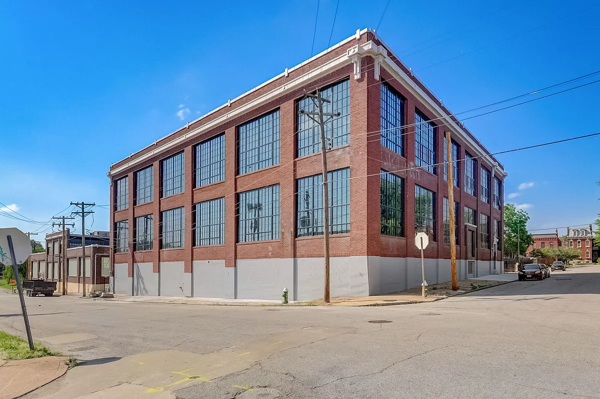Building Photo - 2327 Texas Ave