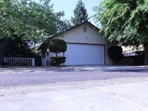 2nd image of 844 Shearer St #B