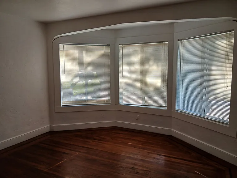 801 Taylor St — Photo 3