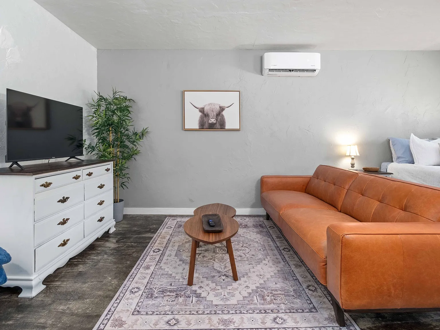 Studio, 400 sqft, $1,950 — Photo 2