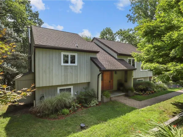 118 Lake Drive, Mahopac, NY 10541