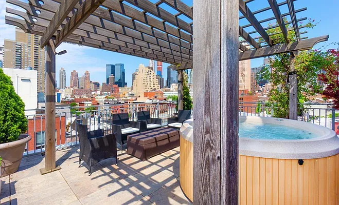 Rented by R New York | media 24