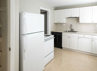 37 Loomis Dr APT B1, West Hartford, CT 06107