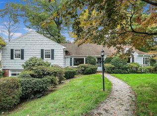 30 Farragut Rd, Scarsdale, NY 10583