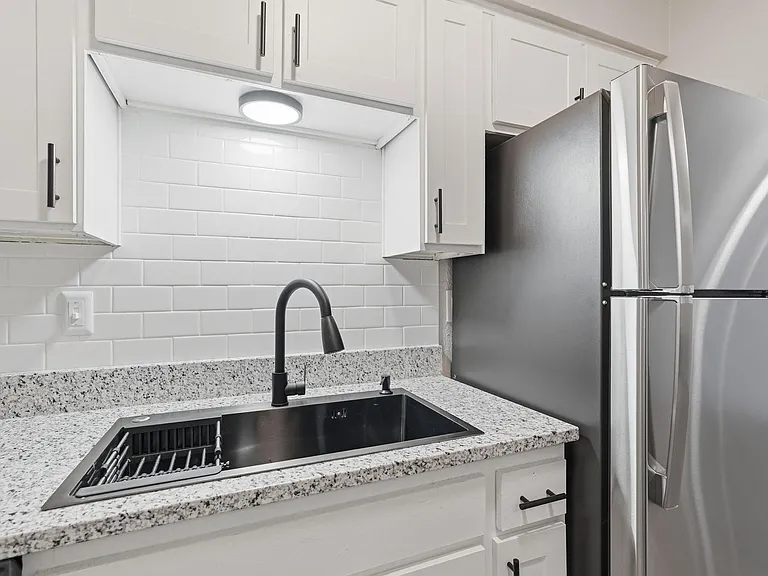 South Crest Apartments — Photo 110