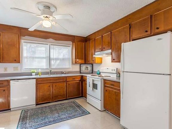2nd image of 53 Pine Creek Court Ext