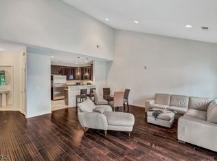 1304 Meadow Brook Ct, Whippany, NJ 07981