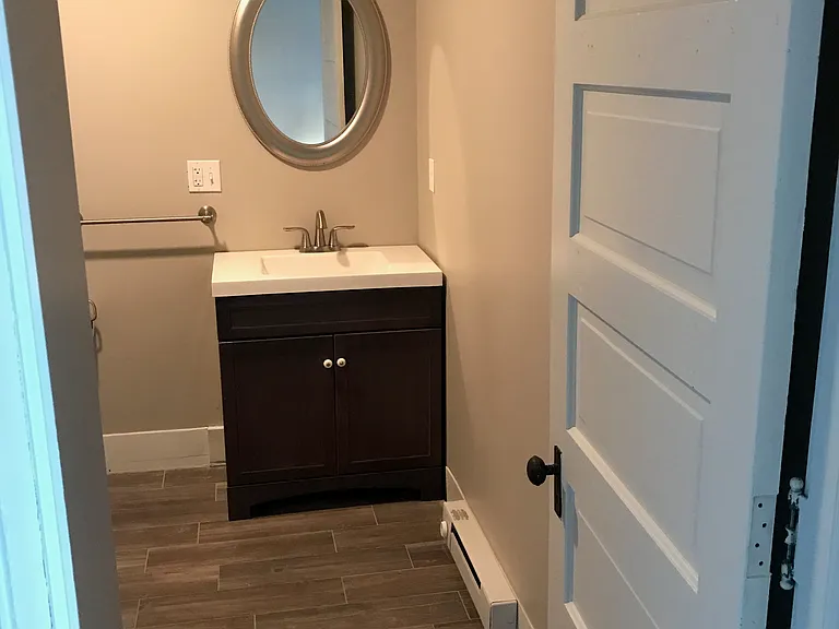 143 N Jackson St — Photo 3