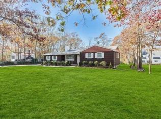 168 W Tiana Rd, Hampton Bays, NY 11946