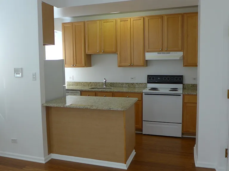 808-12 W Junior Terrace — Photo 16